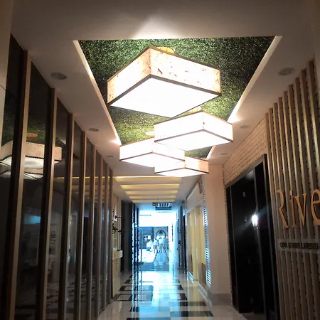 Port River & Готель Сіде