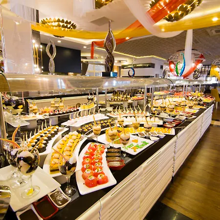 Готель Port River &