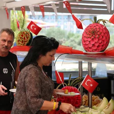 Port River & Готель