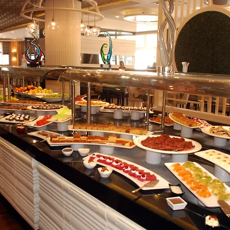 Готель Port River &