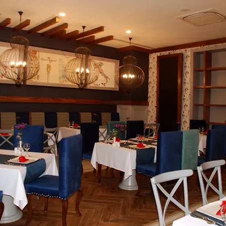 Port River & ホテル