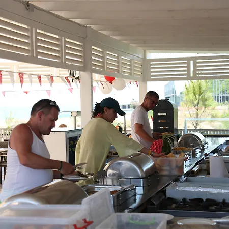 ホテル Port River & シダ