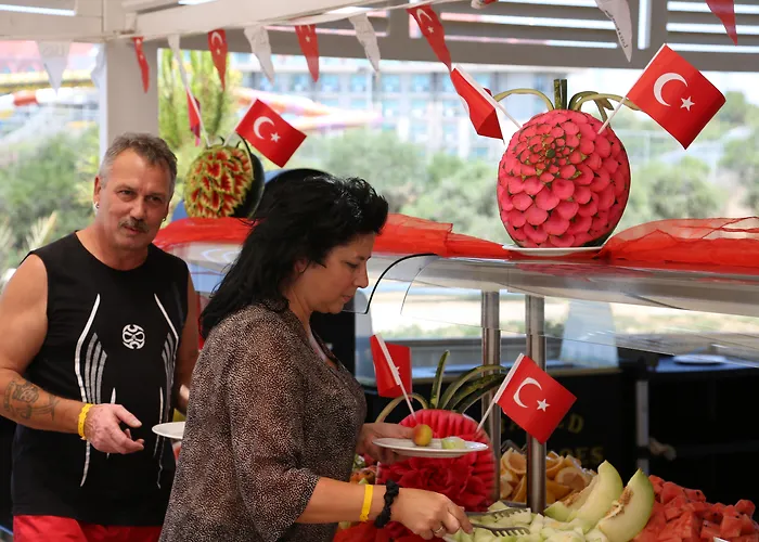 Port River & Отель